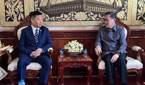 赤峰黄金董事、副总裁兼万象矿业董事长高波拜会老挝能源与矿产部部长