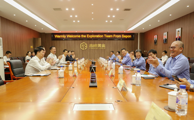 万象矿业塞班金铜矿勘探团队到访赤峰黄金总部