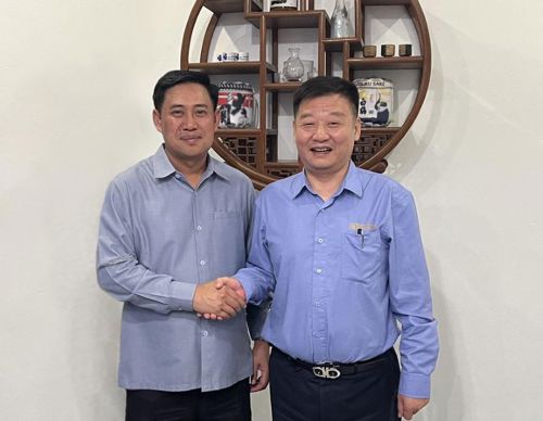 赤峰黄金董事、副总裁兼万象矿业董事长高波拜会老挝总理府部长、总理府办公厅主任阿龙赛