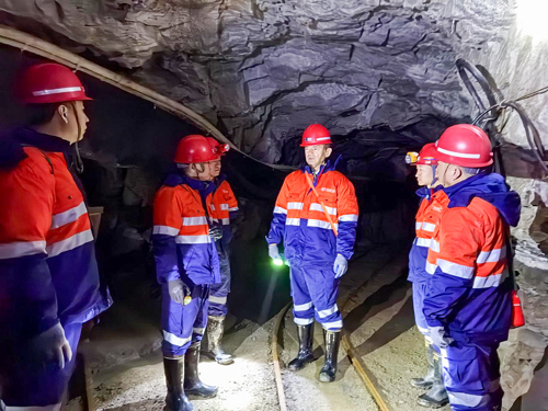 Chairman Wang Jianhua Paid a Working Visit to Wulong Mining and Jilong Mining