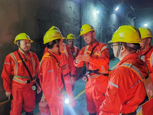 Chairman Wang Jianhua Took the LXML Sepon Team for a Learning Visit to Shandong Gold and Zijin Mining
